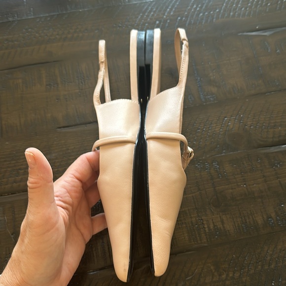 Zara Beige Pointed Flats - Picture 4 of 16